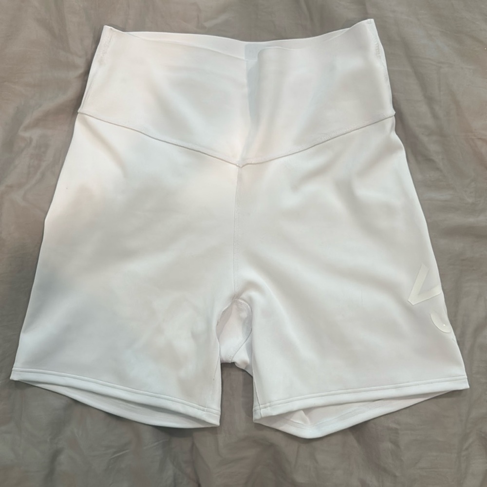 Victoria’s Secret VSX SPORT SHORT 5” INSEAM (White | Medium)